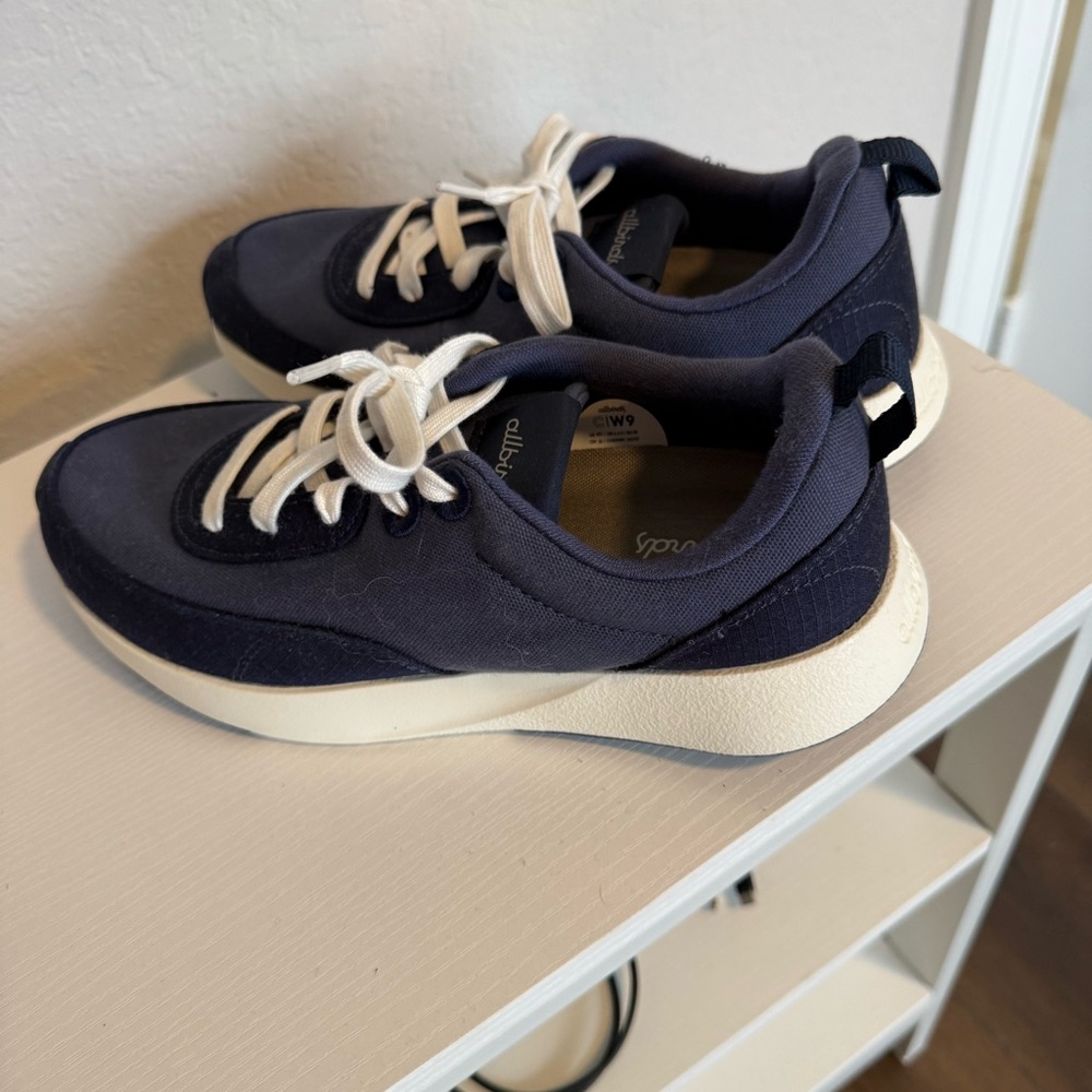 Allbirds Navy Blue Sneakers with White Laces Women’s Size 9 - Picture 8 of 11